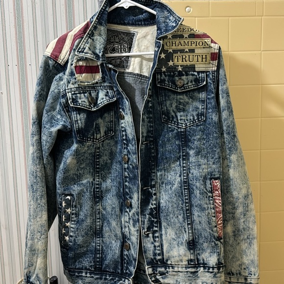 Acid wash jacket with the words freedom champion truth. Stars/stripes on back. - Picture 2 of 3